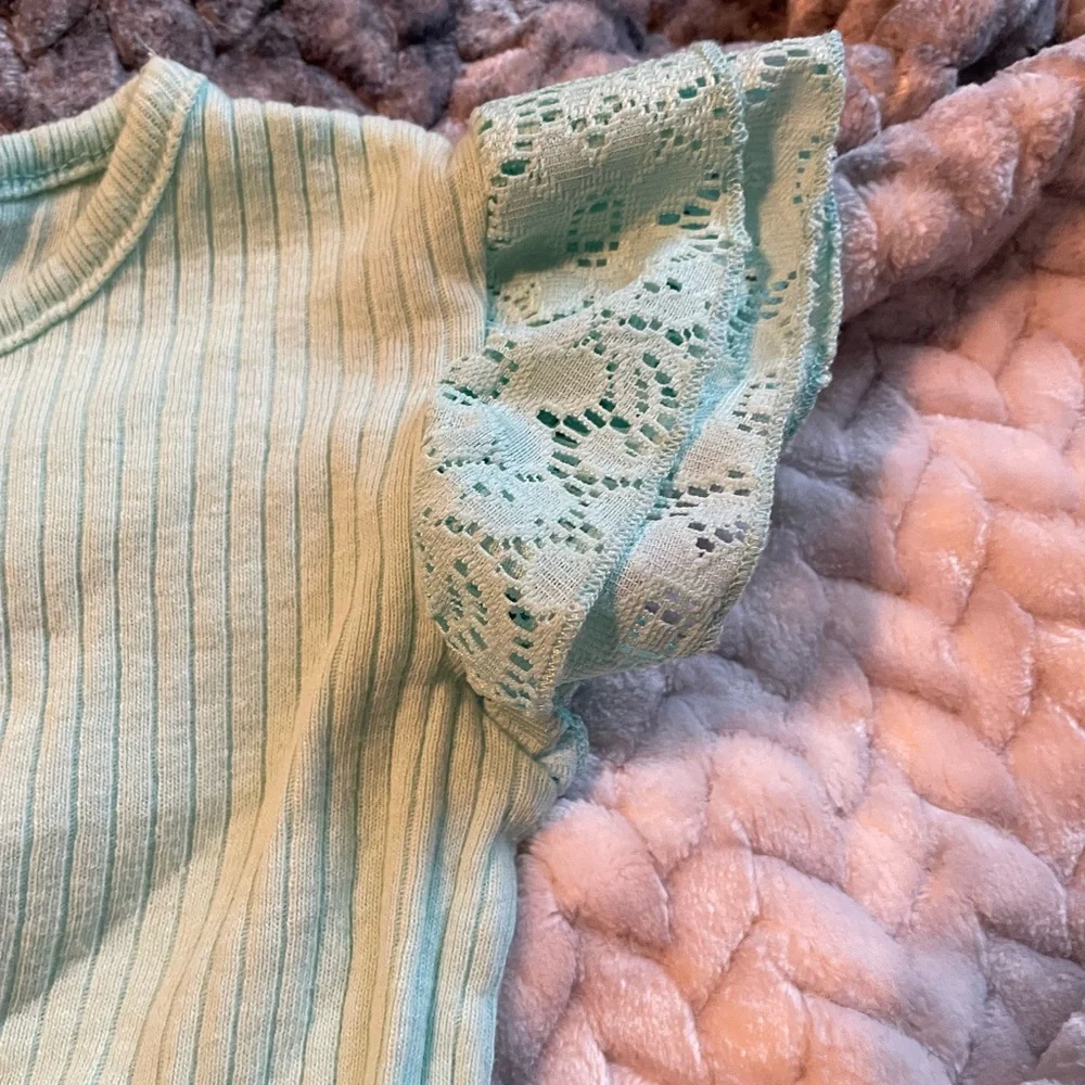 OSHKOSH baby girl 3 Piece Bundle Ruffle sleeve green top w Oshkosh shorts 2T ECU